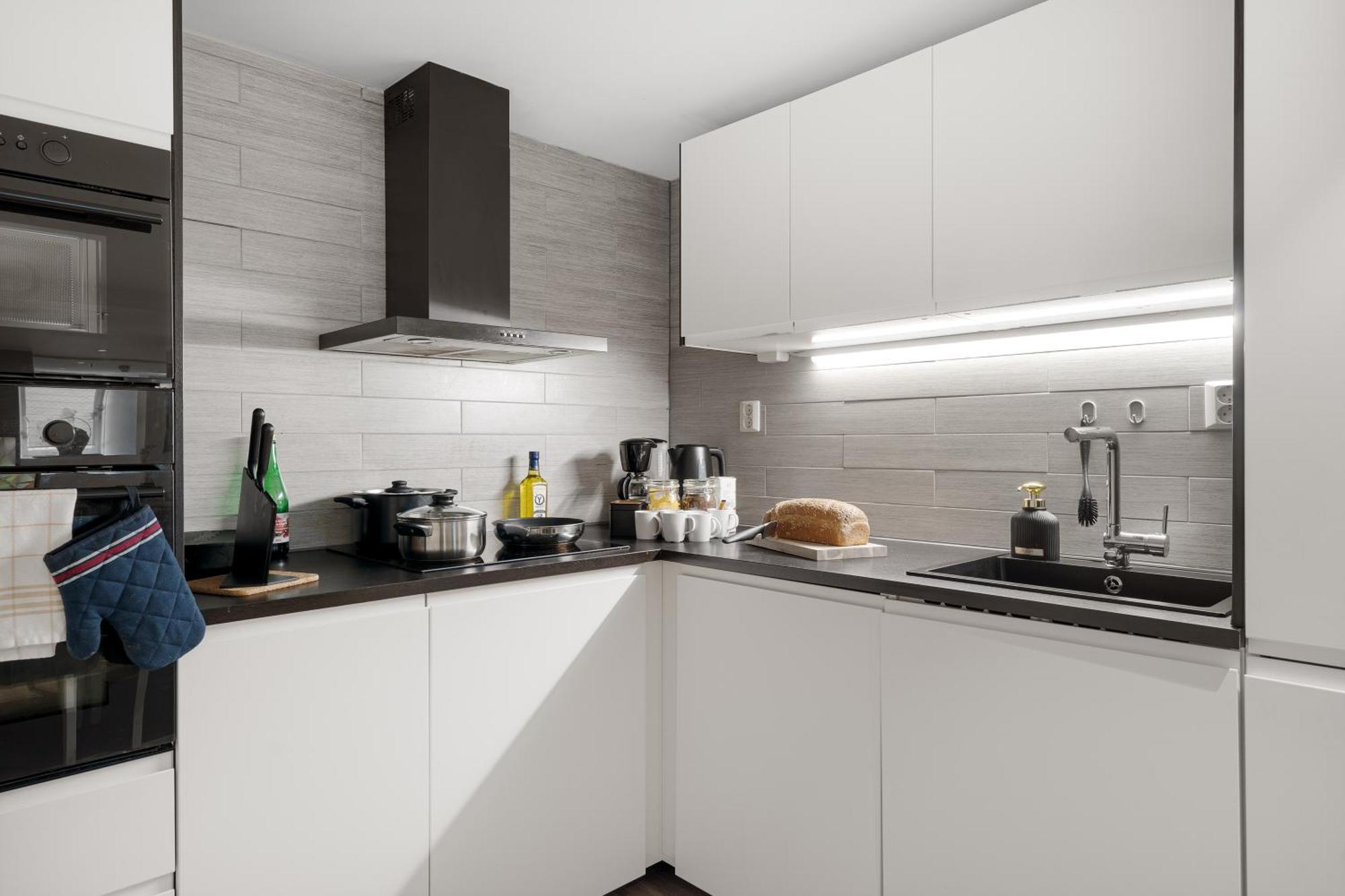 Solsiden Modern Stay: King Beds, Private Entry Trondheim Exterior photo